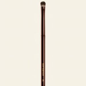 Hourglass No. 12 Beveled Shadow Brush